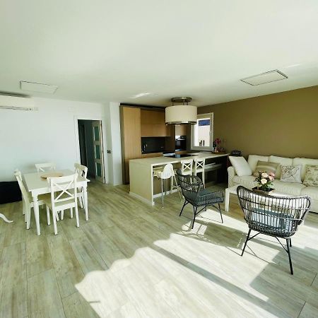La Marina2 Seaview With Amazing Terrace Apartment Ситжес Екстериор снимка