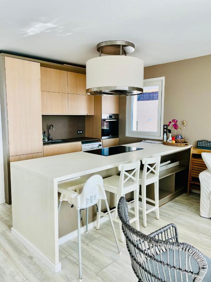 La Marina2 Seaview With Amazing Terrace Apartment Ситжес Екстериор снимка