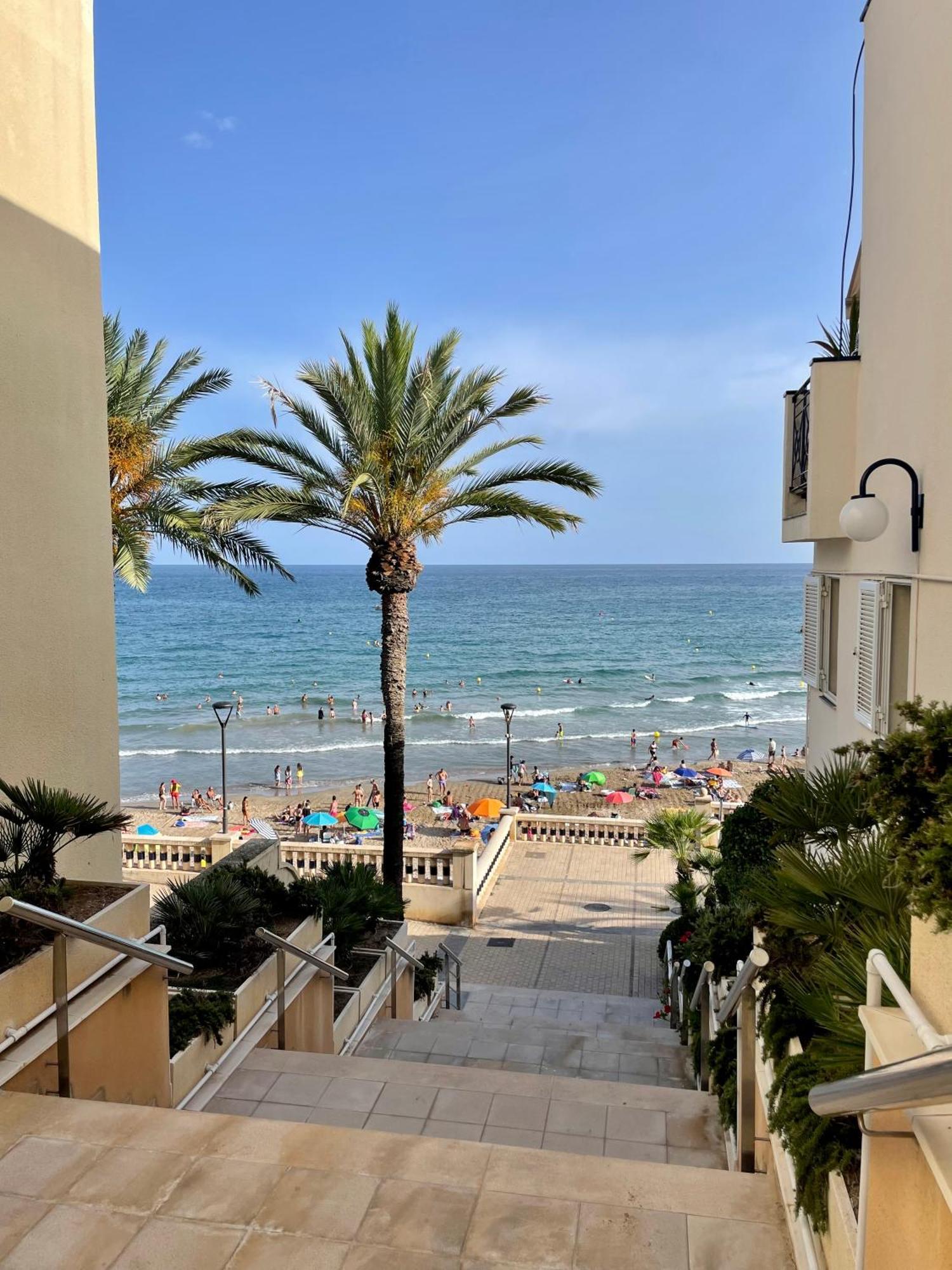 La Marina2 Seaview With Amazing Terrace Apartment Ситжес Екстериор снимка